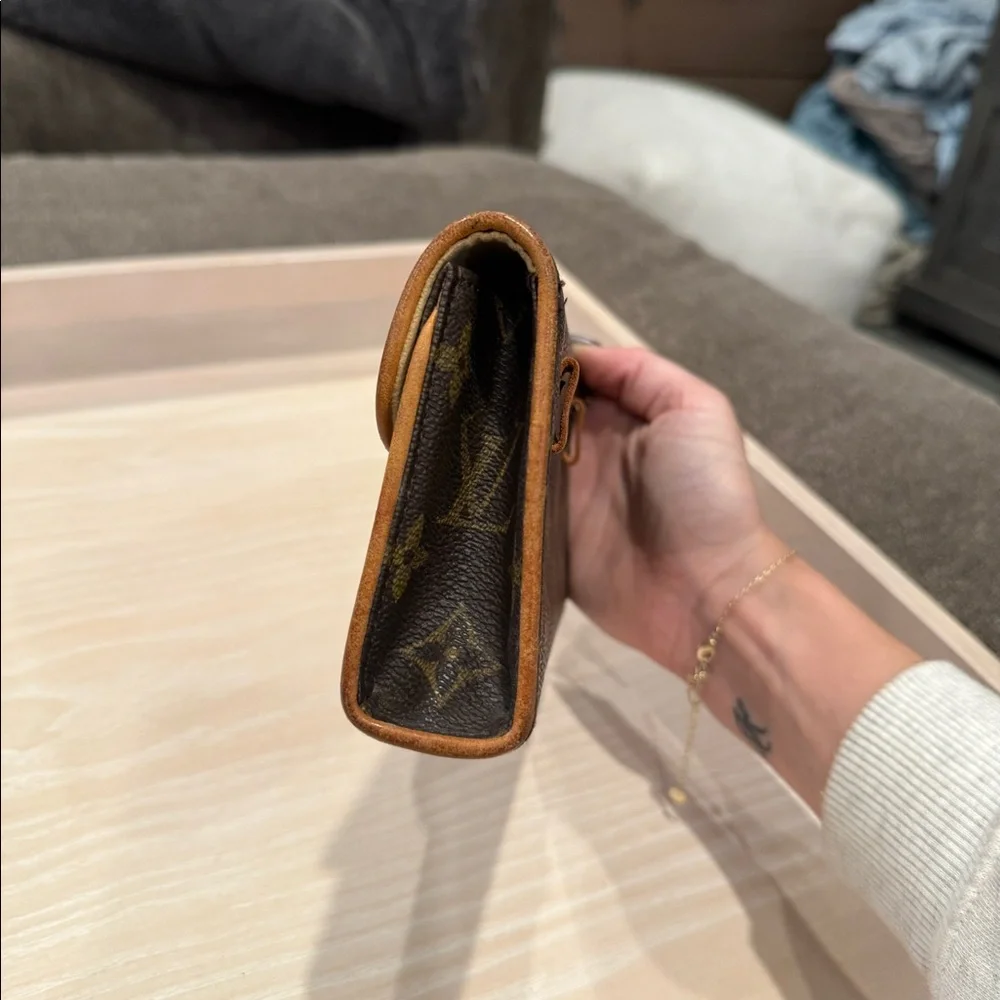 Louis Vuitton Florentine Belt Bag - Picture 7 of 12